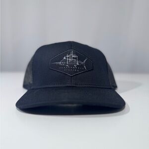 ⚫ Guy Harvey Black Performance Fishing Trucker Hat